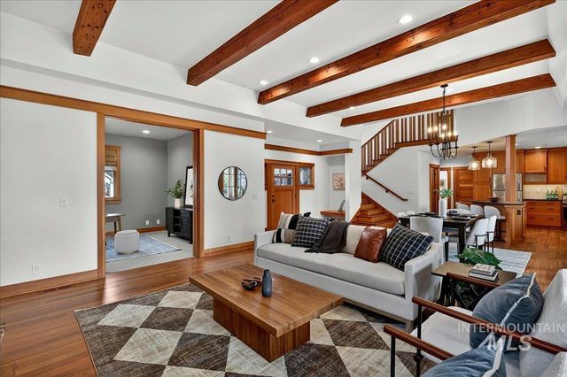 9193 W Beachside Ln, Garden City, ID 83714