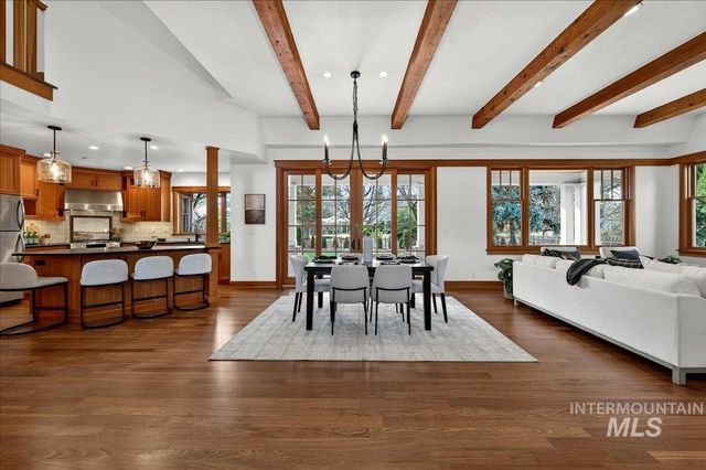 9193 W Beachside Ln, Garden City, ID 83714