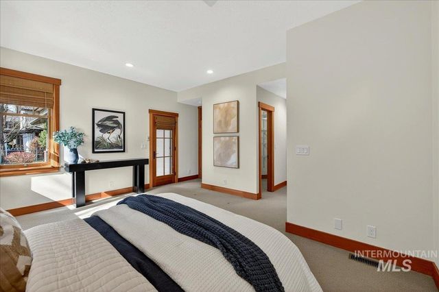 9193 W Beachside Ln, Garden City, ID 83714