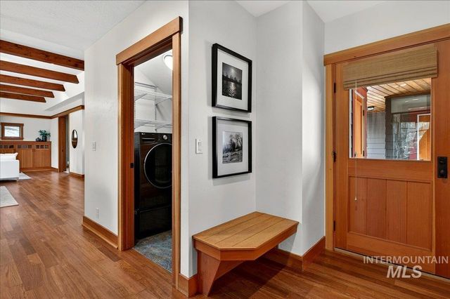 9193 W Beachside Ln, Garden City, ID 83714