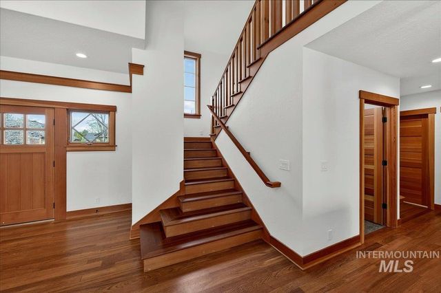 9193 W Beachside Ln, Garden City, ID 83714