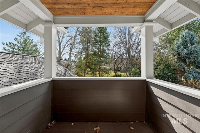 9193 W Beachside Ln, Garden City, ID 83714