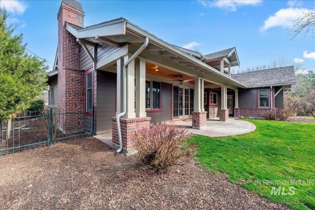 9193 W Beachside Ln, Garden City, ID 83714