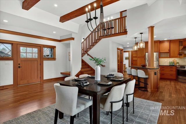 9193 W Beachside Ln, Garden City, ID 83714