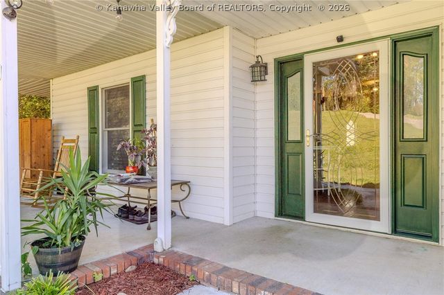 3 Charlo Acres Drive, Hurricane, WV 25526