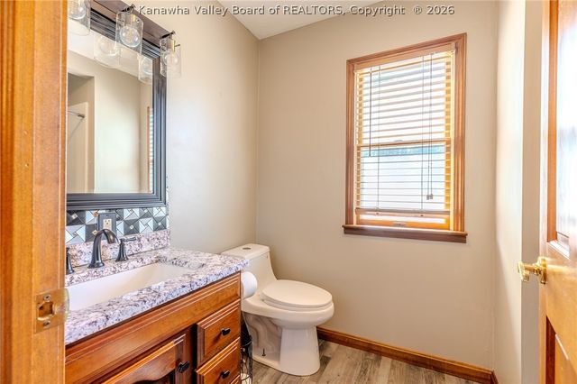 3 Charlo Acres Drive, Hurricane, WV 25526