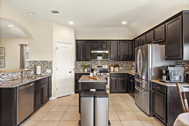 5717 Scenic Lake DR, Georgetown, TX 78626