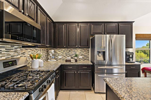 5717 Scenic Lake DR, Georgetown, TX 78626