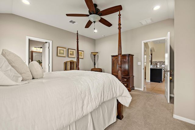5717 Scenic Lake DR, Georgetown, TX 78626