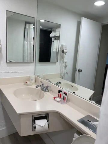 19201 Collins Ave 328, Sunny Isles Beach, FL 33160