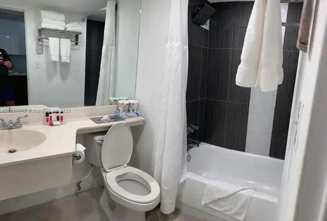 19201 Collins Ave 328, Sunny Isles Beach, FL 33160