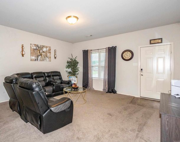 6081 Saddle Hill Drive, Shannon Hills, AR 72002