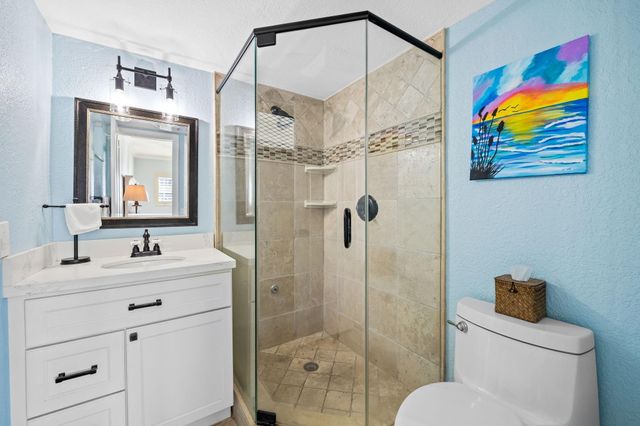 2400 NE 36th Street 3, Lighthouse Point, FL 33064