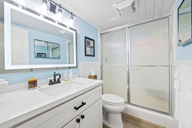 2400 NE 36th Street 3, Lighthouse Point, FL 33064