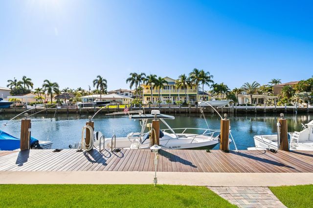 2400 NE 36th Street 3, Lighthouse Point, FL 33064