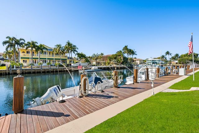 2400 NE 36th Street 3, Lighthouse Point, FL 33064