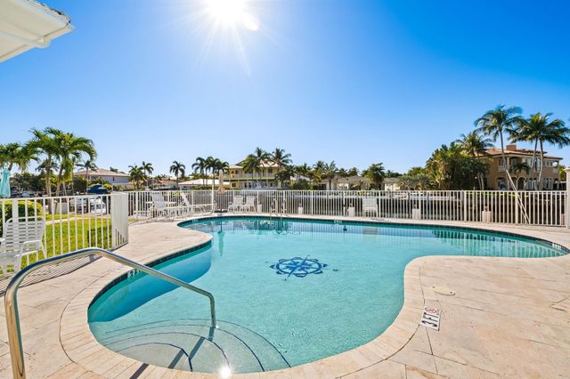 2400 NE 36th Street 3, Lighthouse Point, FL 33064
