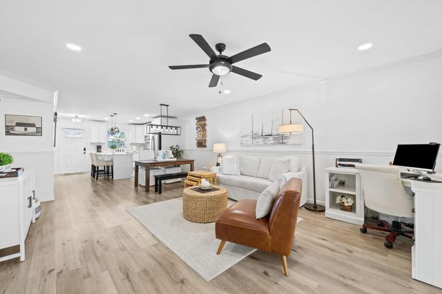 2400 NE 36th Street 3, Lighthouse Point, FL 33064