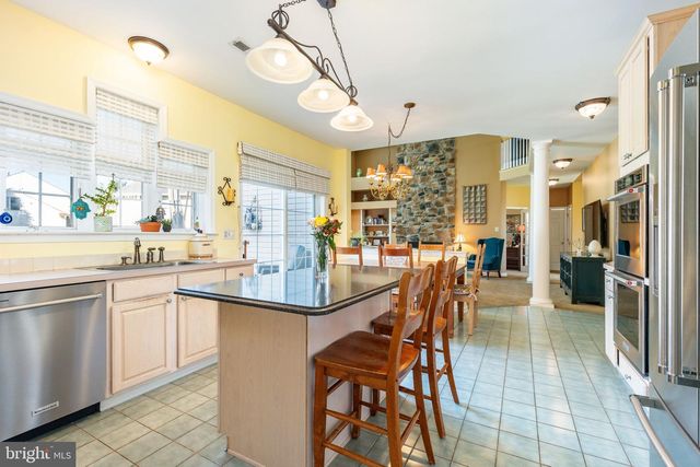 602 DUNBURRY DR, Ambler, PA 19002