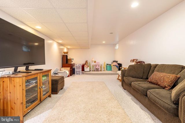 602 DUNBURRY DR, Ambler, PA 19002