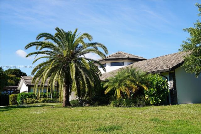 18901 SW 50th ST, Southwest Ranches, FL 33332