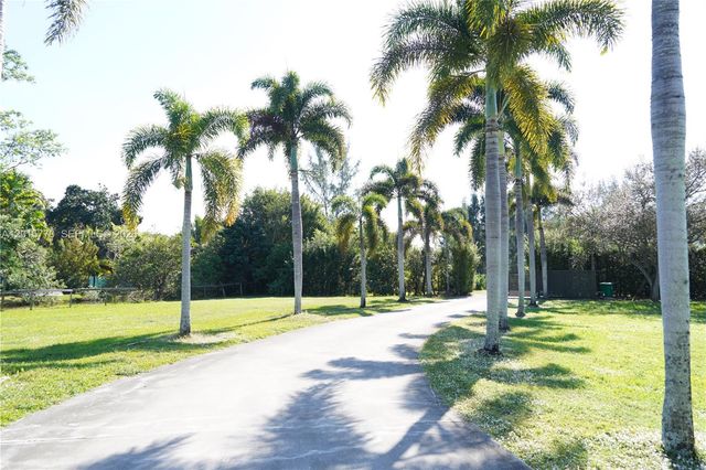 18901 SW 50th ST, Southwest Ranches, FL 33332