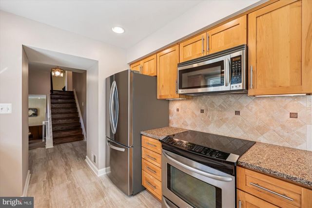 9013 WANDERING TRAIL DR, Potomac, MD 20854