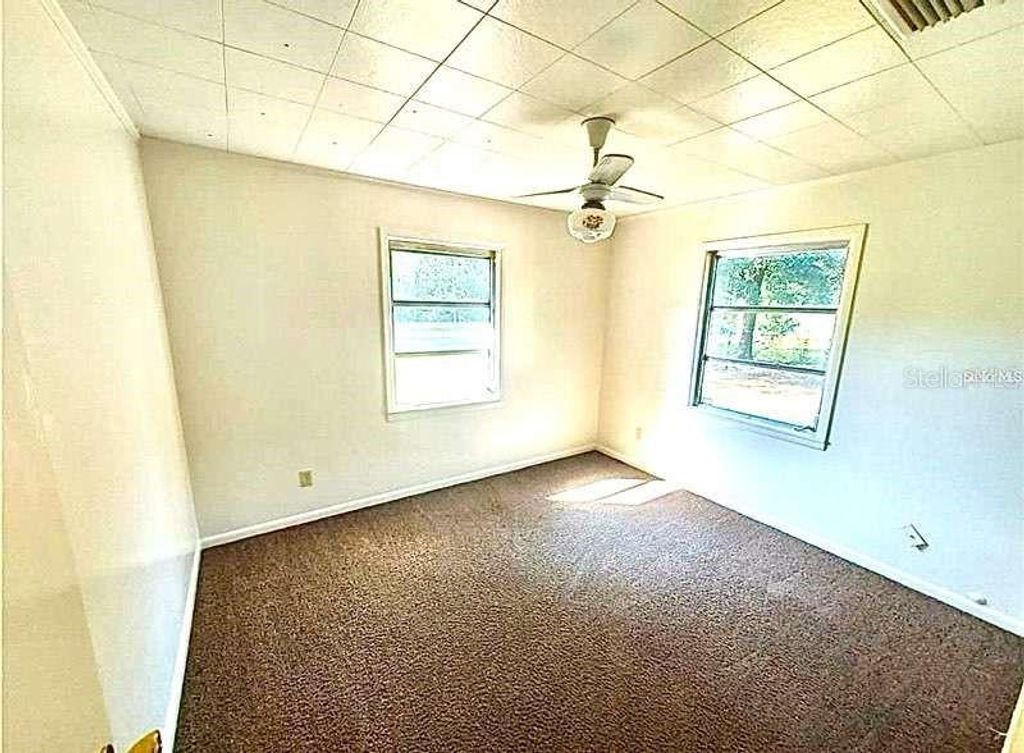 Image 4 of property listing at 1551 NE 29TH STREET, Ocala, FL 34479