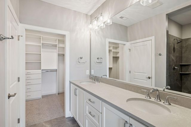 48 Spring Farm Road, North Oaks, MN 55127