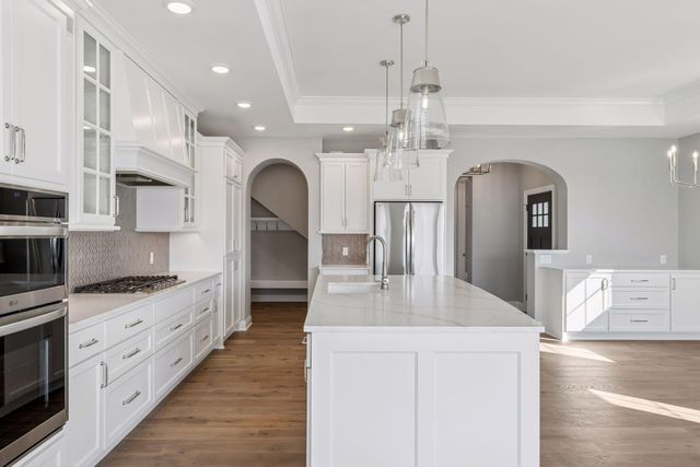 48 Spring Farm Road, North Oaks, MN 55127