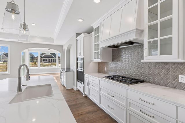 48 Spring Farm Road, North Oaks, MN 55127