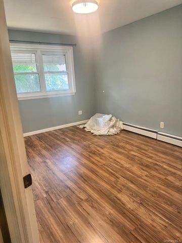 25023 88th Road 1R, Bellerose, NY 11426