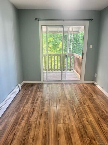 25023 88th Road 1R, Bellerose, NY 11426