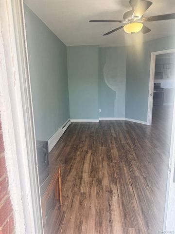 25023 88th Road 1R, Bellerose, NY 11426