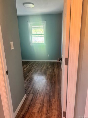 25023 88th Road 1R, Bellerose, NY 11426