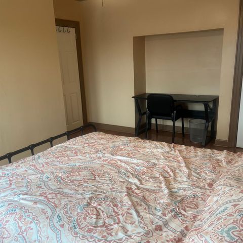 25023 88th Road 1R, Bellerose, NY 11426
