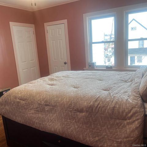25023 88th Road 1R, Bellerose, NY 11426