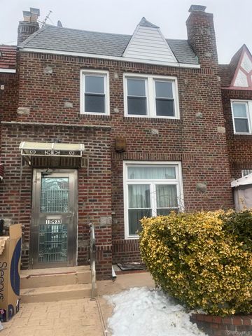 25023 88th Road 1R, Bellerose, NY 11426