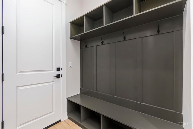 7082 W Newton St, Eagle, ID 83616