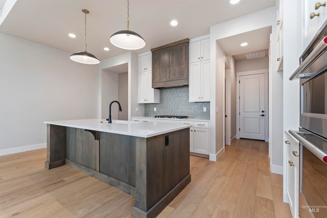 7082 W Newton St, Eagle, ID 83616