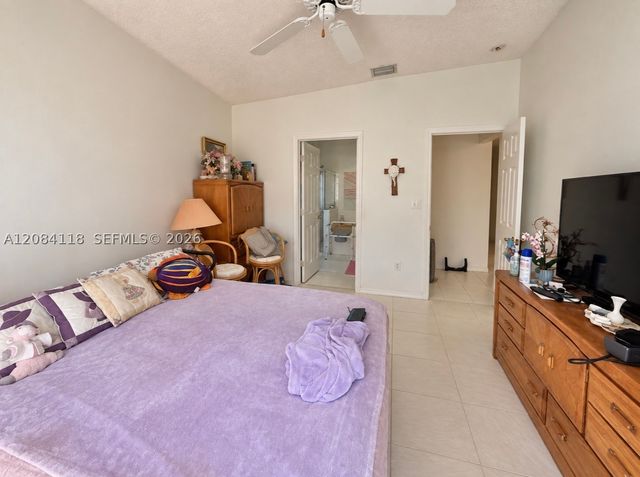 16478 NW 20th St, Pembroke Pines, FL 33028