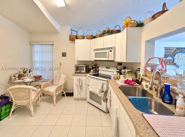 16478 NW 20th St, Pembroke Pines, FL 33028