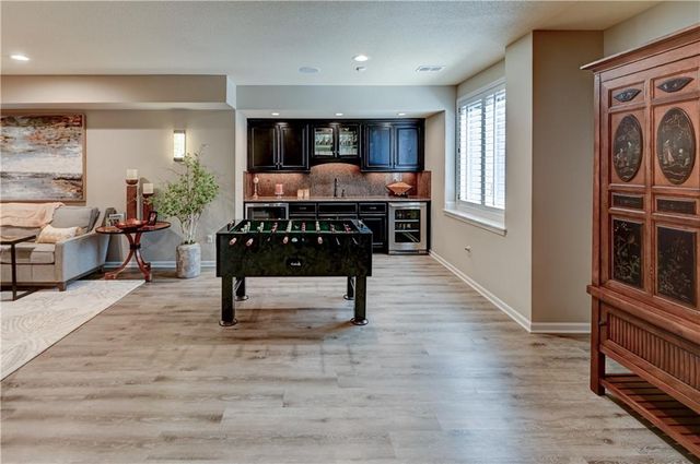 5212 W 124th Terrace, Leawood, KS 66209