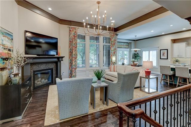 5212 W 124th Terrace, Leawood, KS 66209