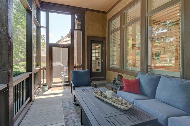 5212 W 124th Terrace, Leawood, KS 66209