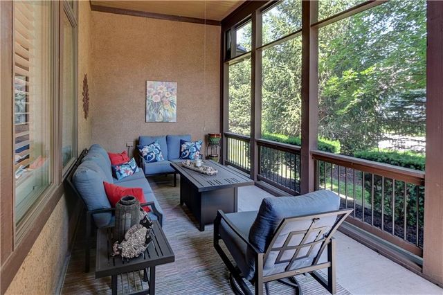5212 W 124th Terrace, Leawood, KS 66209