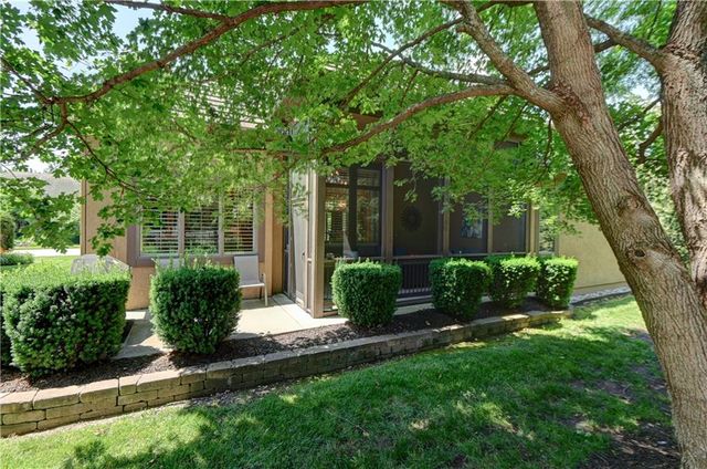 5212 W 124th Terrace, Leawood, KS 66209
