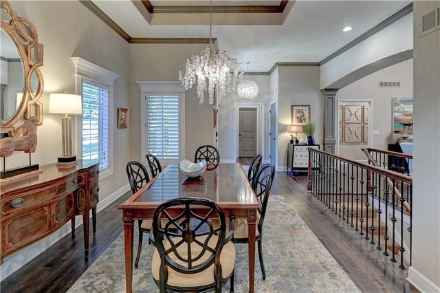 5212 W 124th Terrace, Leawood, KS 66209