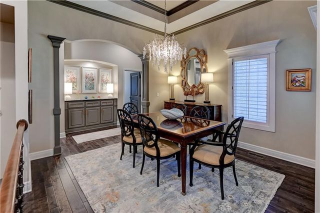 5212 W 124th Terrace, Leawood, KS 66209