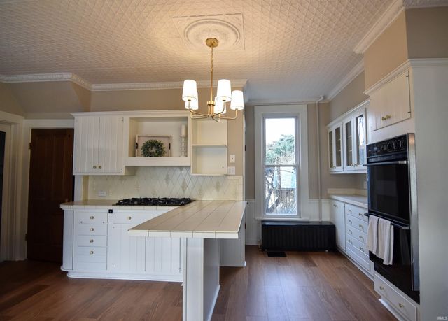 12646 S 200 E., Haubstadt, IN 47639